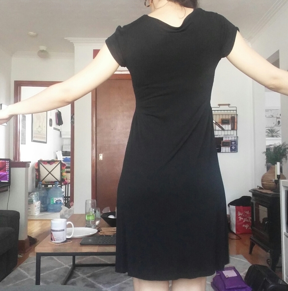 ⚡SALE⚡Stretchy Black Cap Sleeve V-neck Dress - Picture 3 of 6